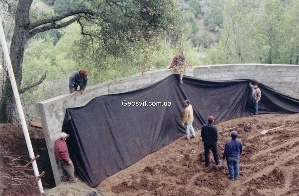 Геомембрана GeoSvit® HDPE при гидроизоляции подпорных стен - фото 1 
